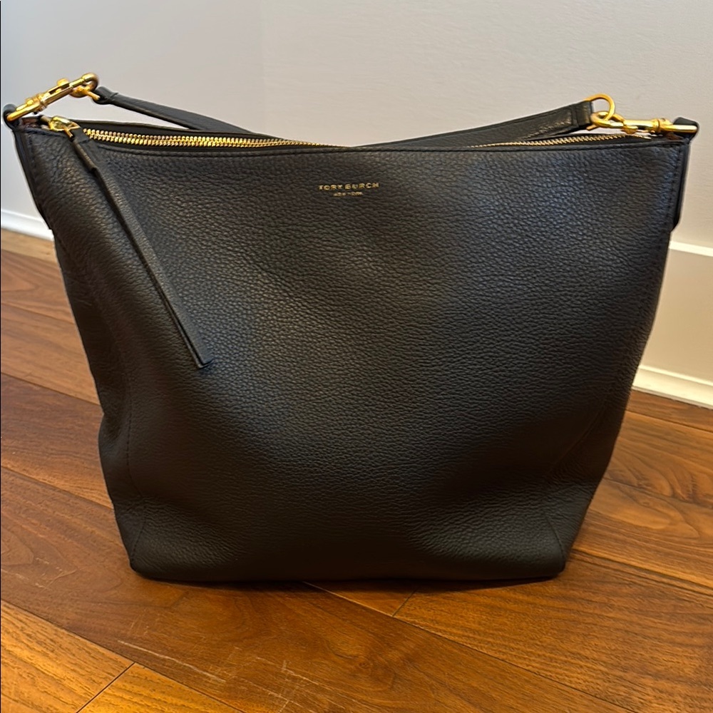 Flawless Leather Handbag with Shoulder Strap